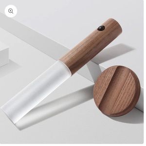 Aerie expresses iconic chargeable and removable light stick